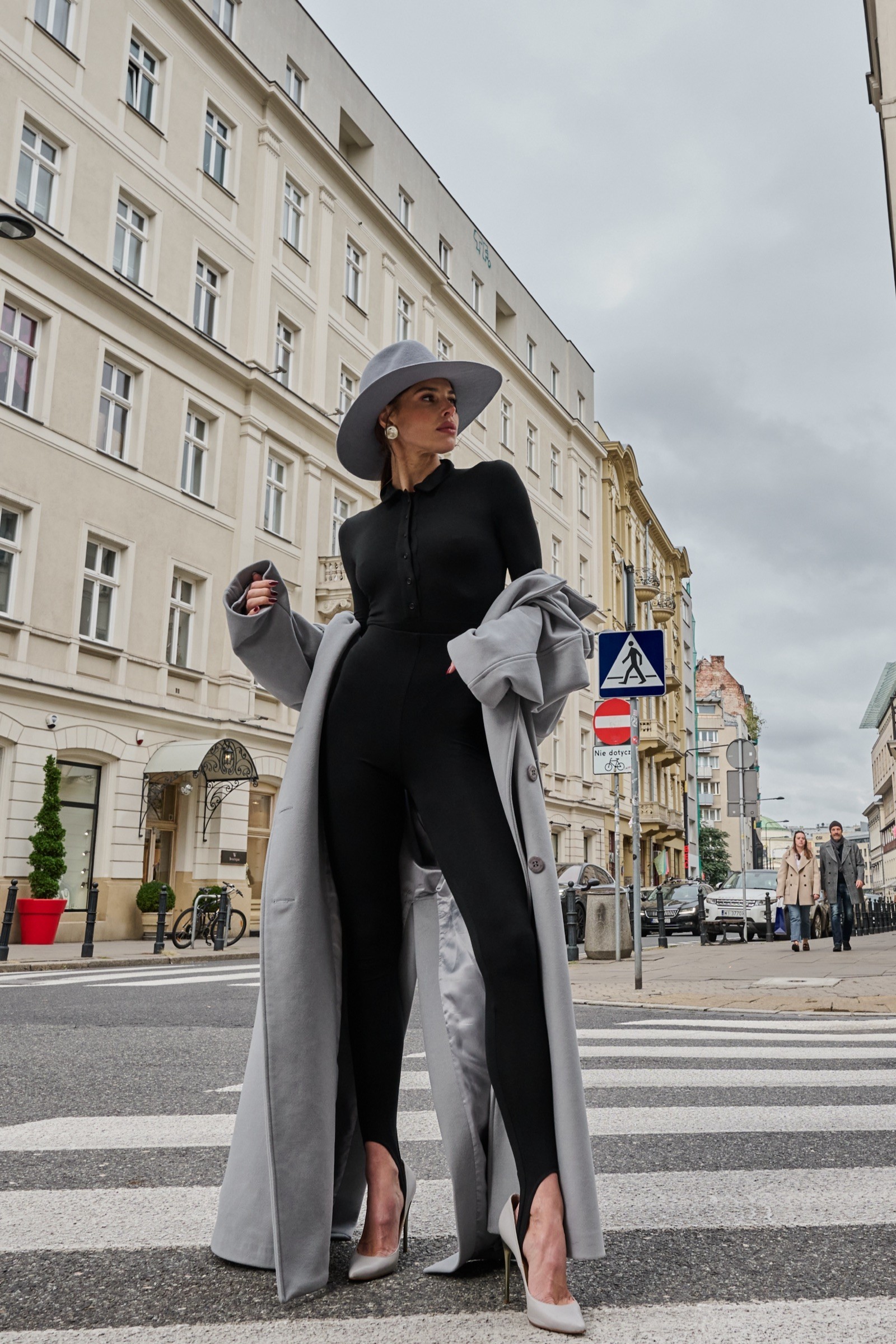 CLASSIC BLACK LEGGINGS