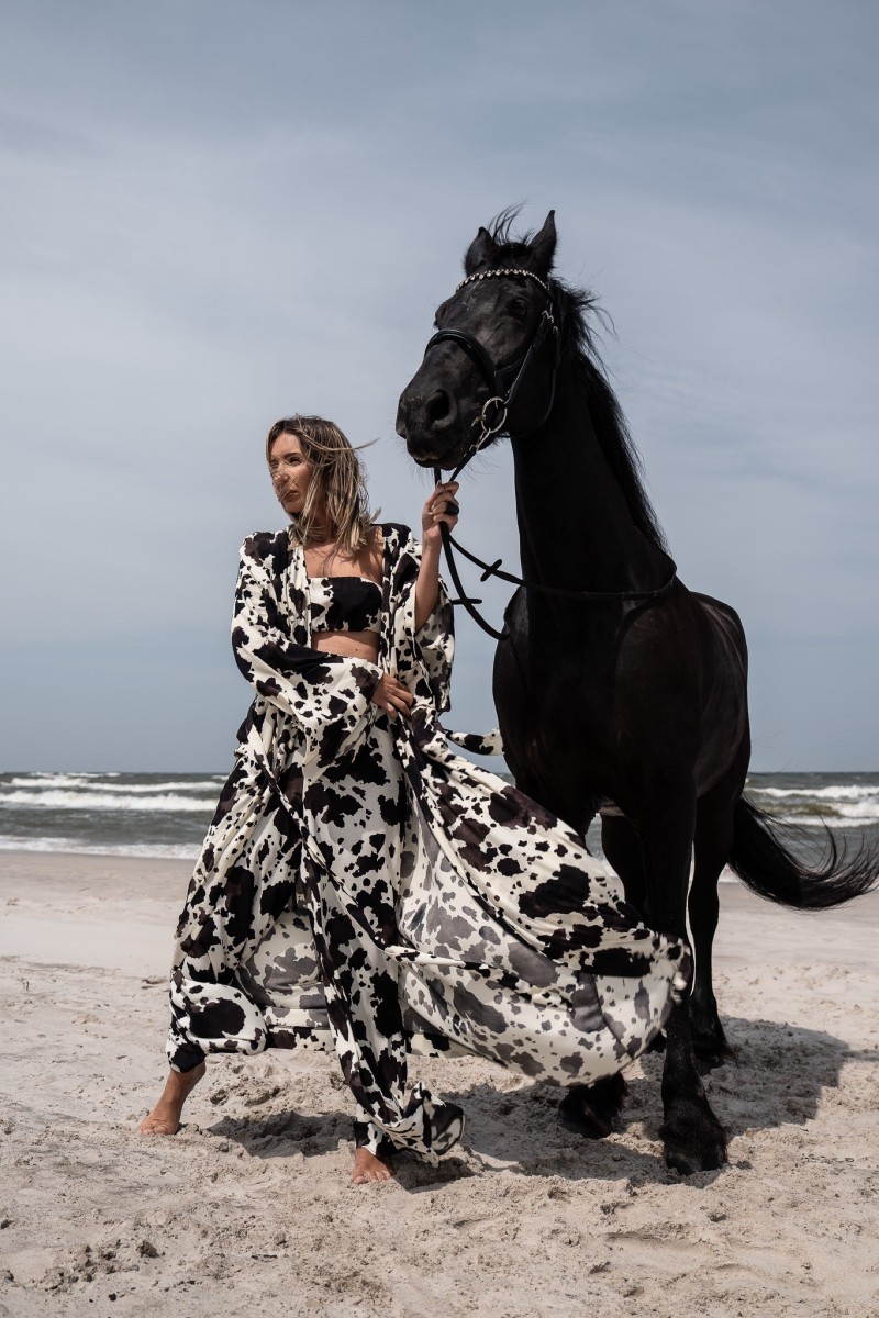 KIMONO NAFASI COW KIMONO NAFASI COW