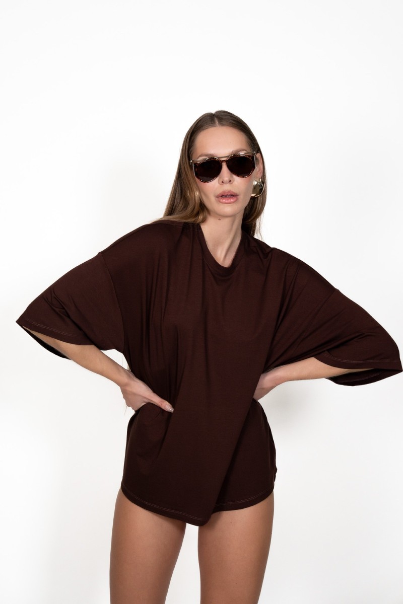 OVERSIZE PLUM CHOCOLATE T-SHIRT OVERSIZE PLUM CHOCOLATE T-SHIRT