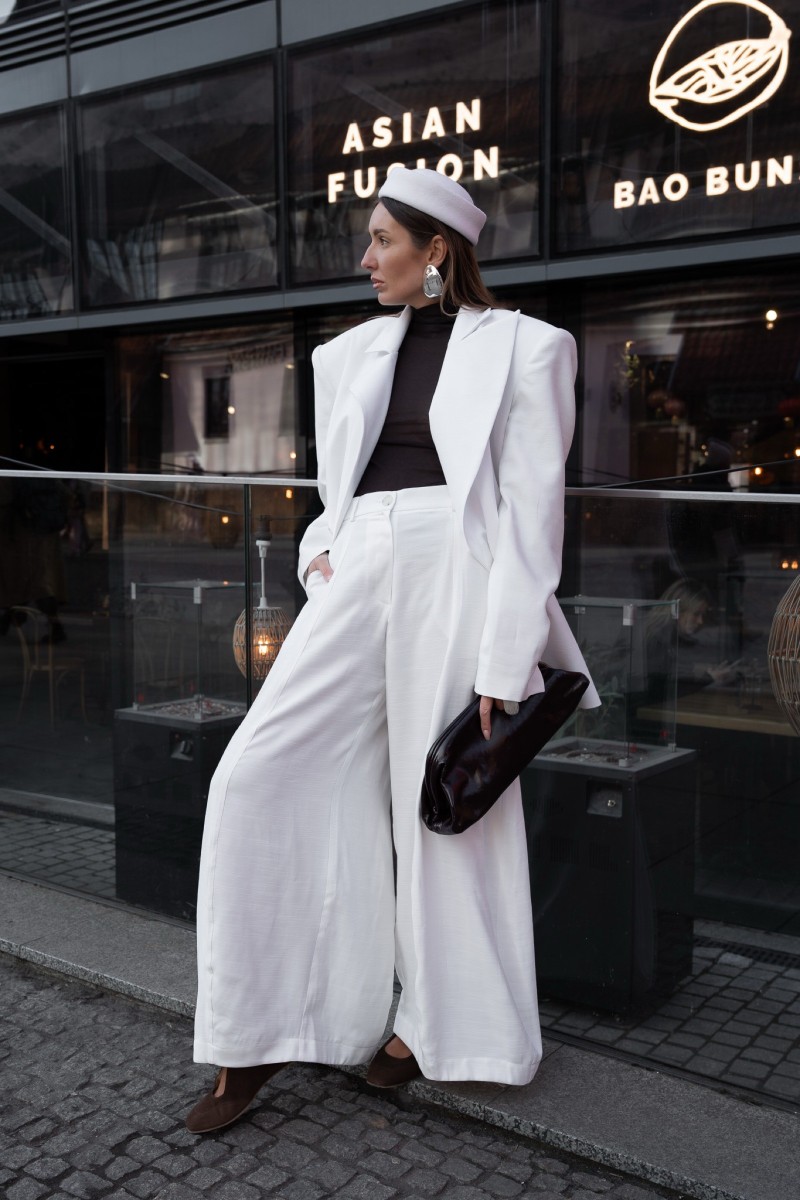 MODERN EASE OFF-WHITE BLAZER MODERN EASE OFF-WHITE BLAZER